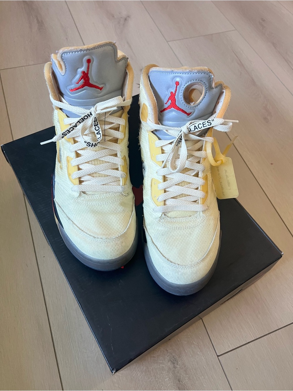 Jordan 5 Retro
Off-White Sail Men Sz 11